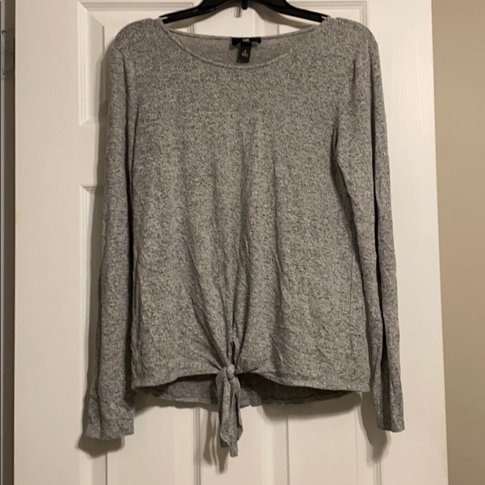 Cute grey long sleeve top